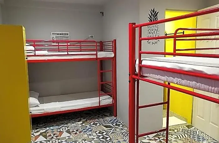 Way Shack Hostel *